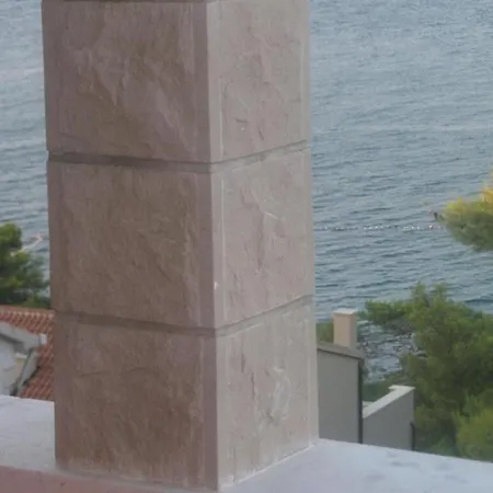 Damir - 80 M From Apartment