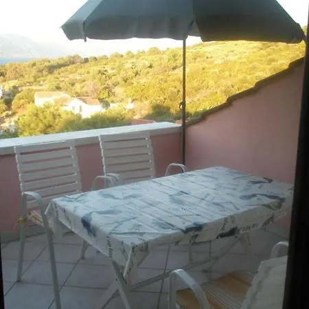 Damir - 80 M From Postira