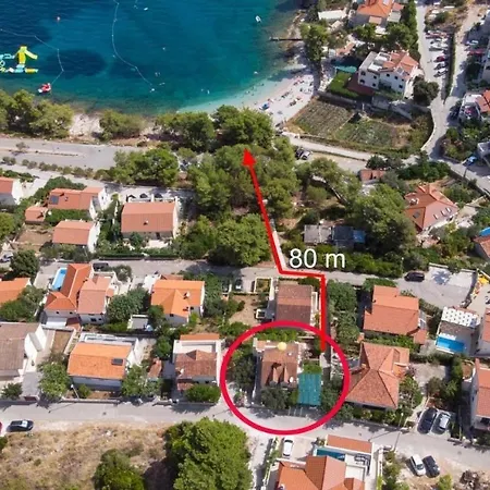 Damir - 80 M From Apartment *